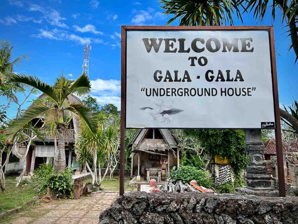 gala gala underground house entrance