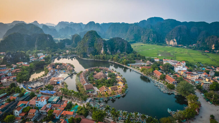15 Breathtaking Things to Do in Ninh Binh and Tam Coc (2024)