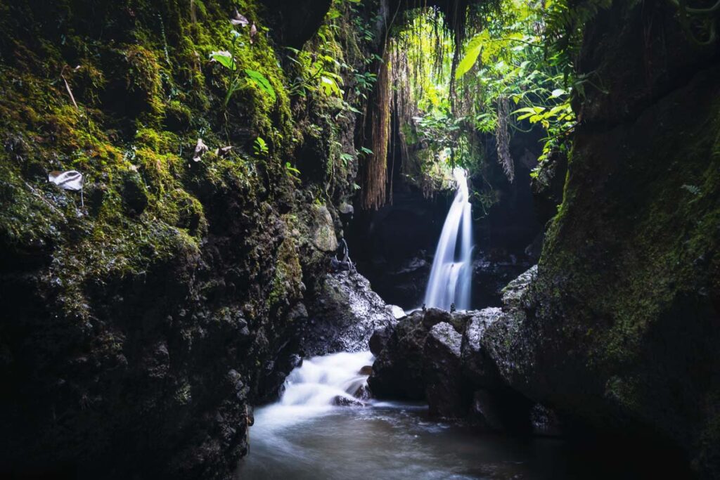 sarung walet waterfall in tetebatu