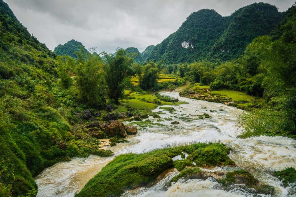 thoong sao a smaller waterfall near Phong Nam Valley in remote cao bang province