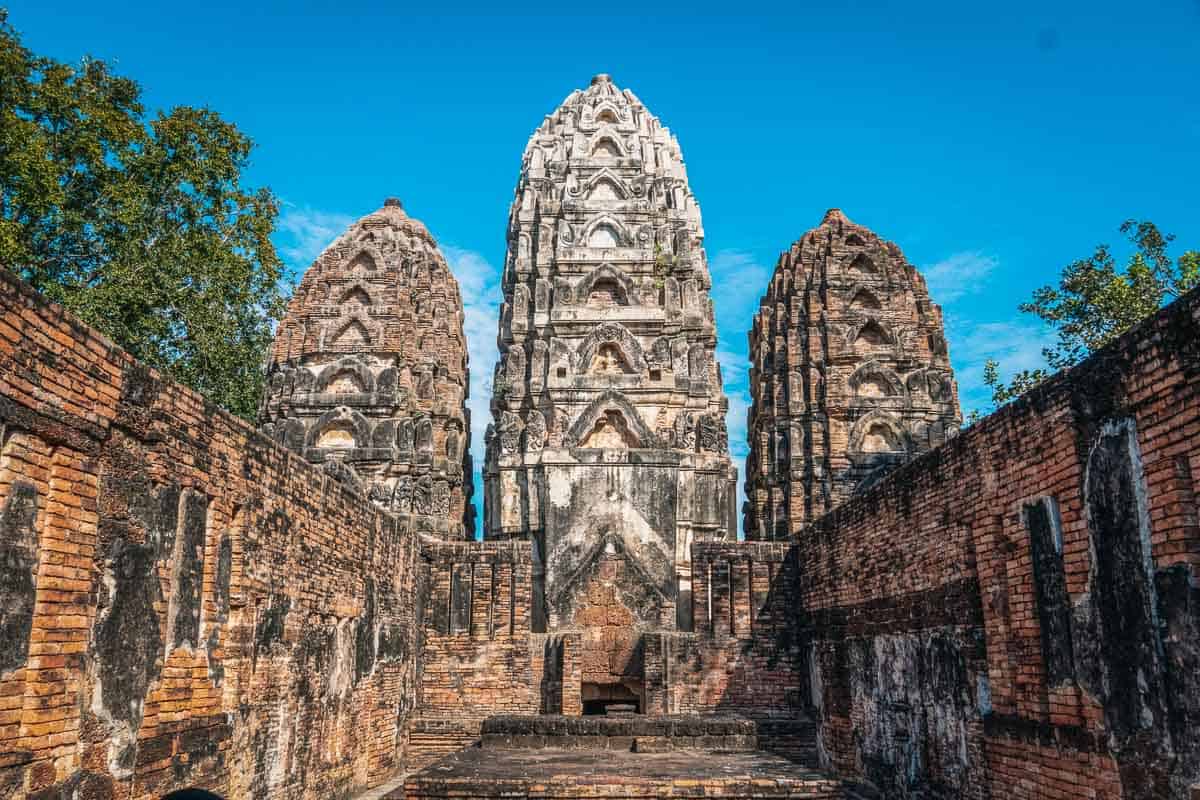 Wat Sri Sawai the khmer influence temple in sukhothai historical park