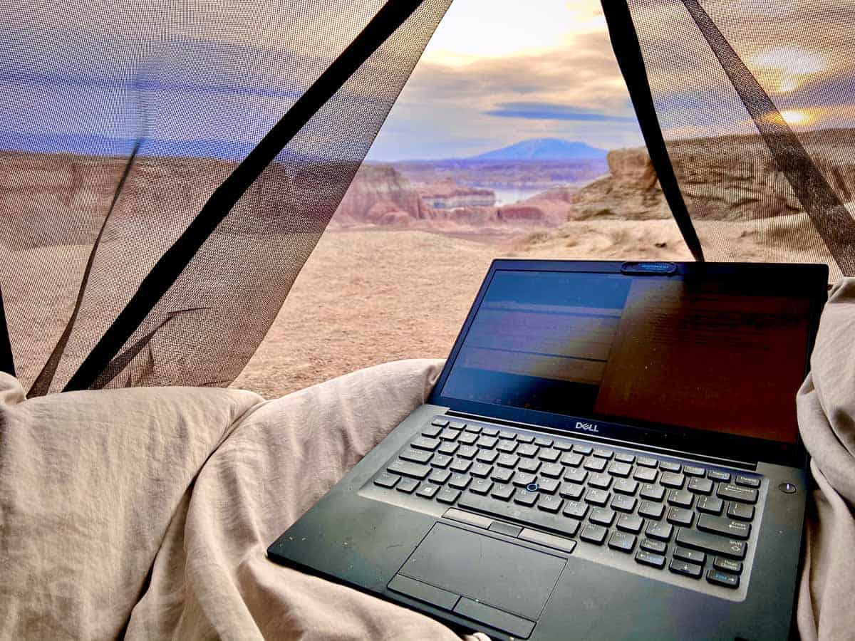 digital nomad gear in lake poewll arizona