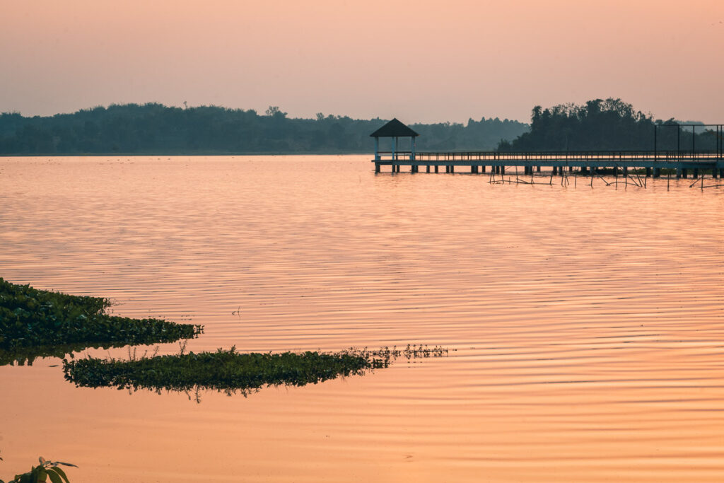 sunset on the chiang saen lake