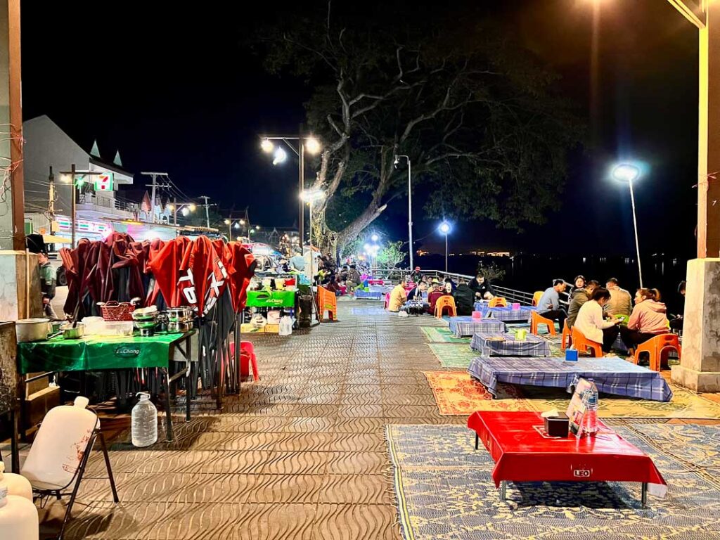mekong riverside dinner the best place to eat in chiang saen