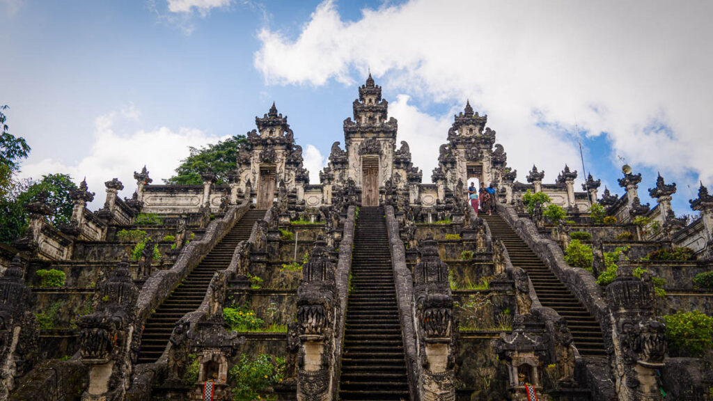 pura lempuyang temple complex stairway