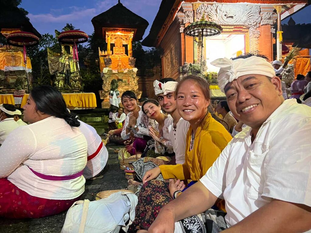 nomadicated crossing off her bali bucket list by attending a balinesian ceremony