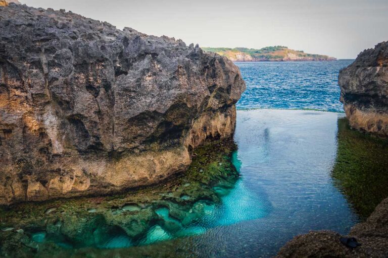 Why Angel's Billabong in Bali Is the Most Surprising Natural Pool You ...