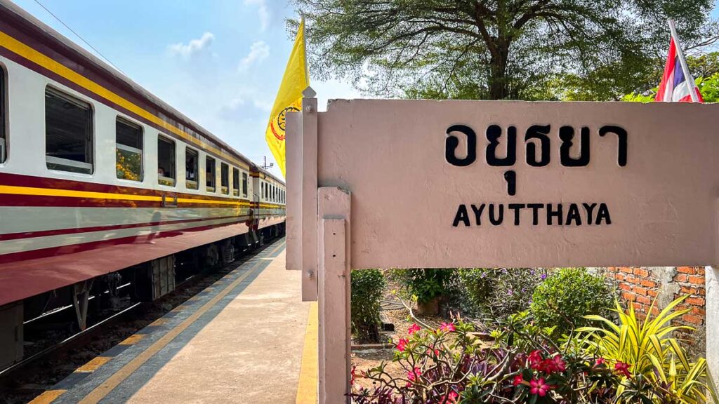 ayutthaya train station platform