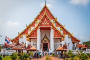 wat mongkol bophit frontside view on a ayutthaya itinerary