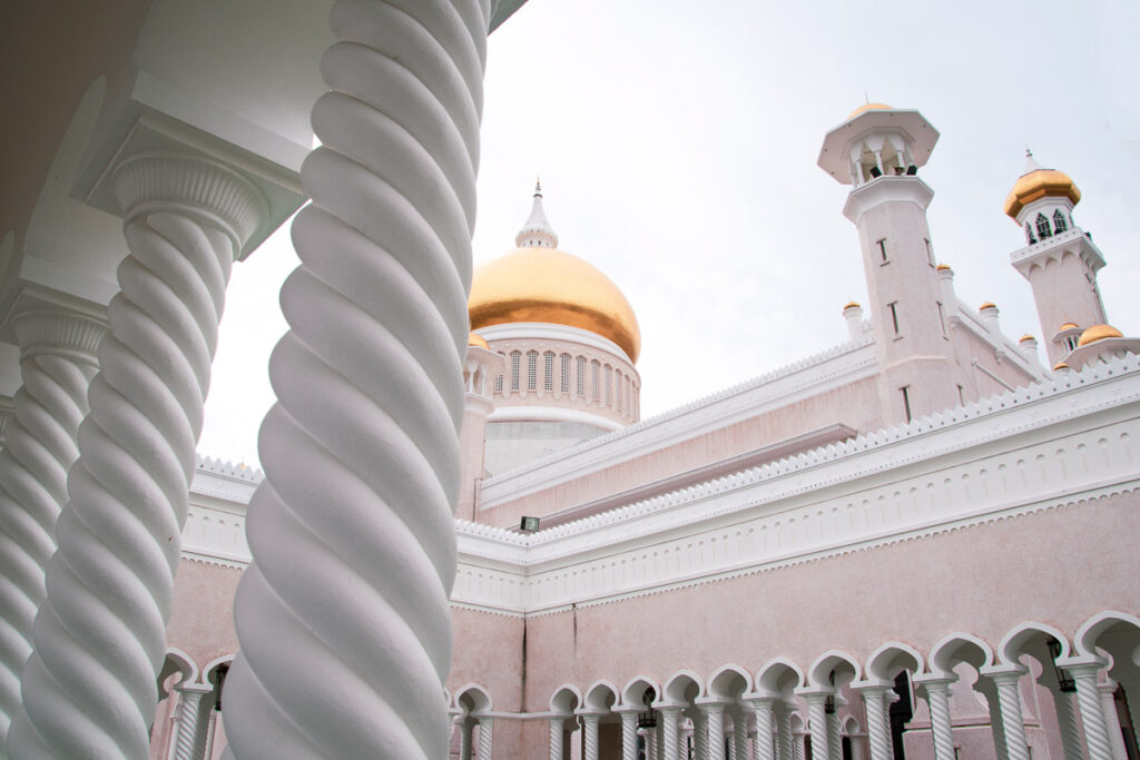 Omar Ali Saifuddien Mosque, Brunei. the single most famous landmark in brunei