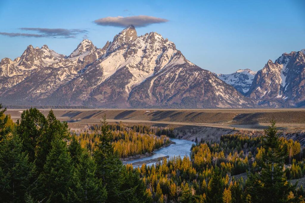 snake river overlook in the grand teton national park, part of a yellowstone tour from jackson hole