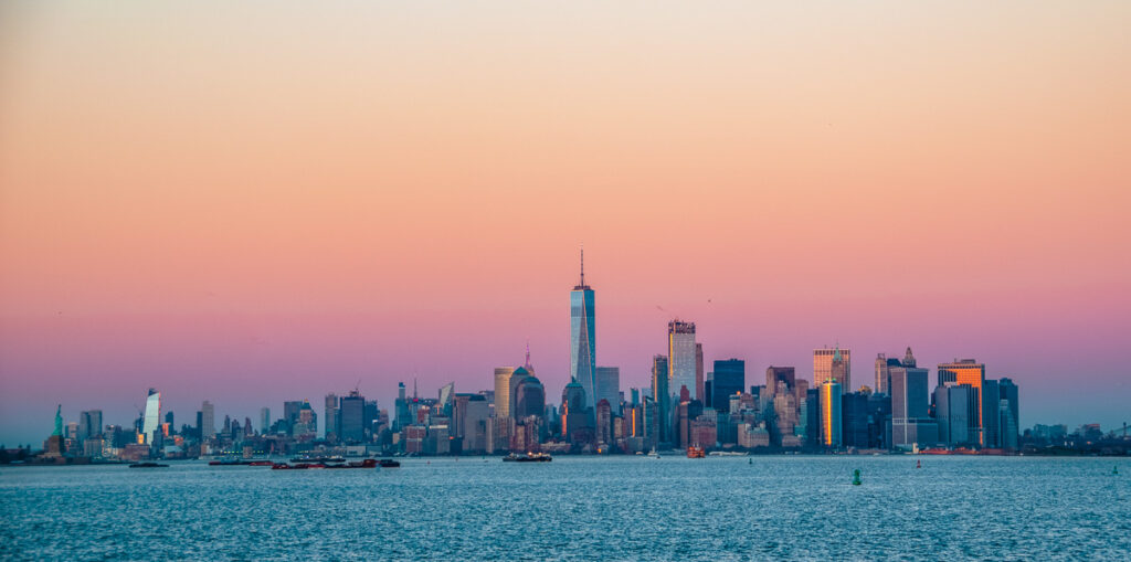 the skyline at sunset in new york vs los angeles it's not as defined
