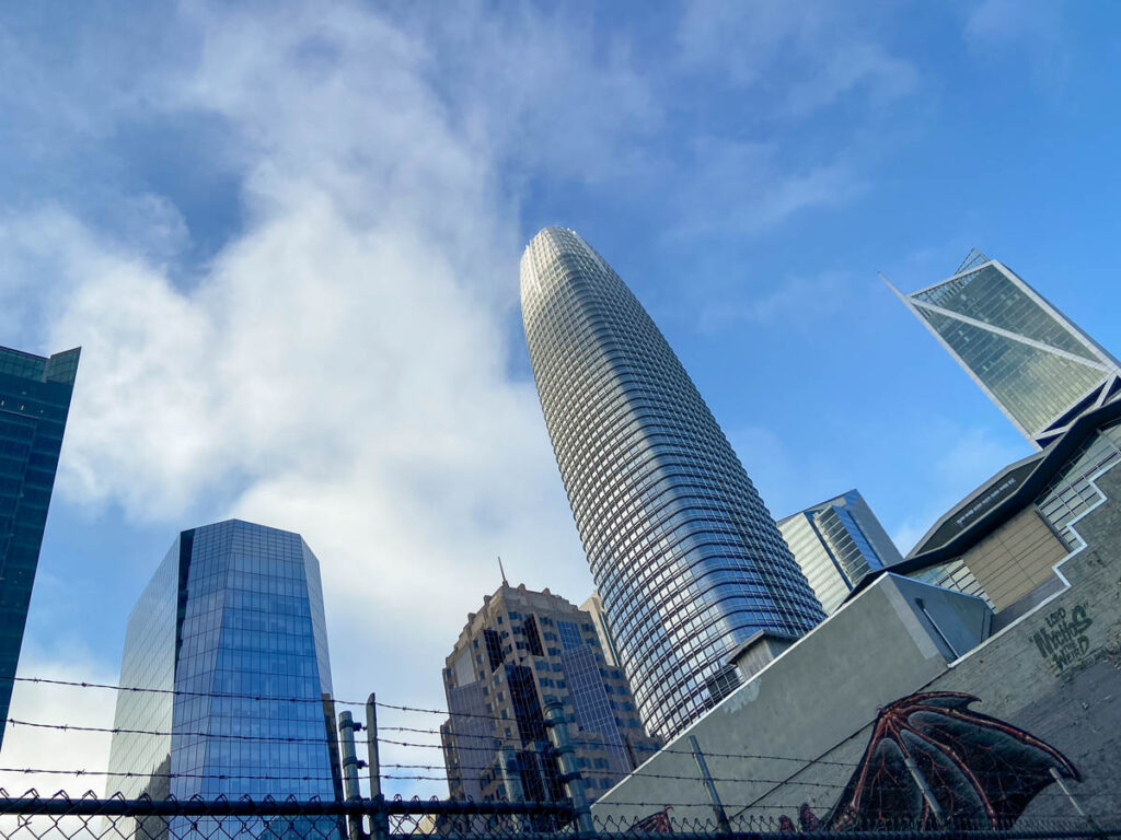san francisco diangonal skyline of downtown and salesforce tower