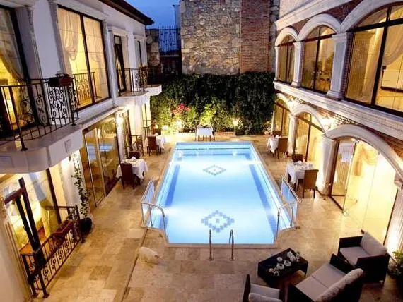 swimming pool of the sain tjohn hotel