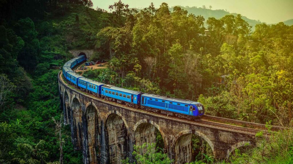 Sri Lanka, Nine Arch Bridge Train