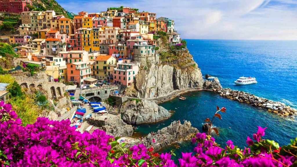 Manarola village , Cinque terre