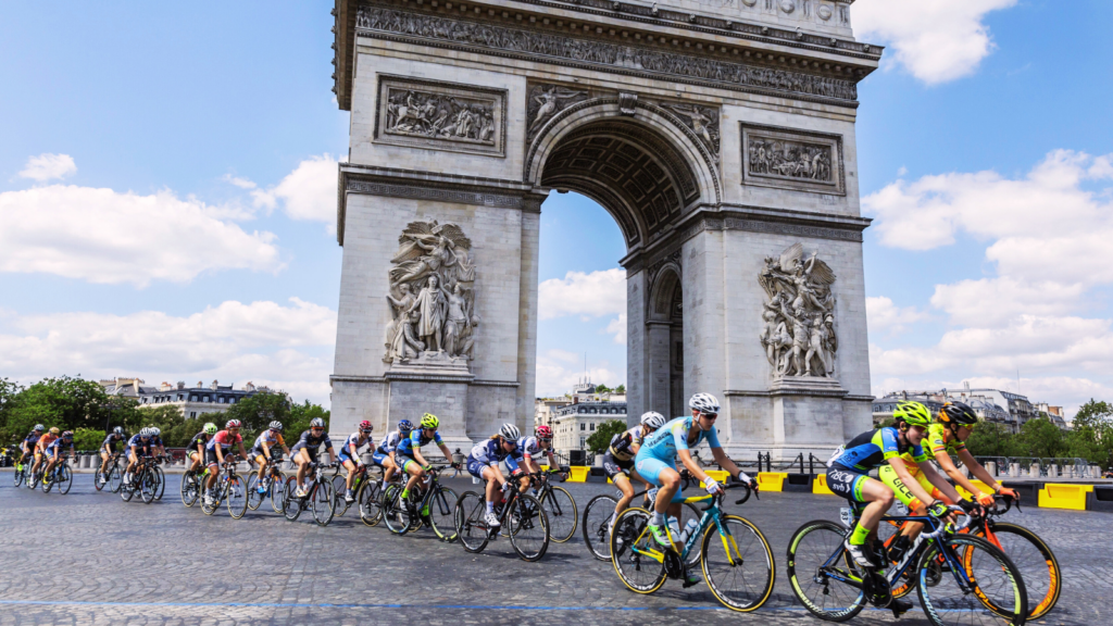 La Course by Le Tour de France 2, The Feminine Peloton in Paris